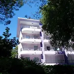 Serenity By The Pool-beahost Appartement *