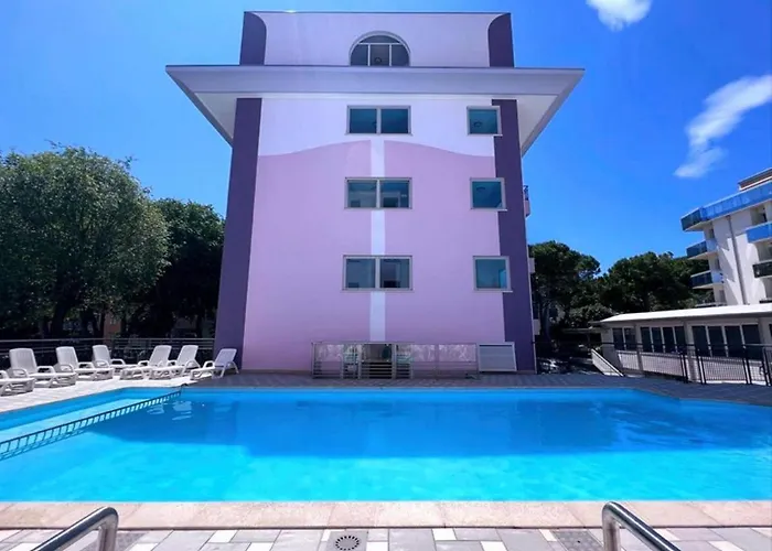 Serenity By The Pool-beahost Apartament